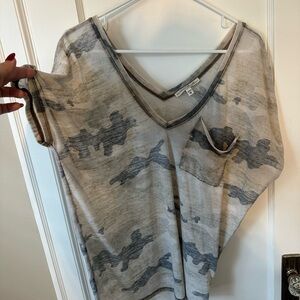 Women’s Express One Eleven light/faded camo print oversized t-shirt with pocket